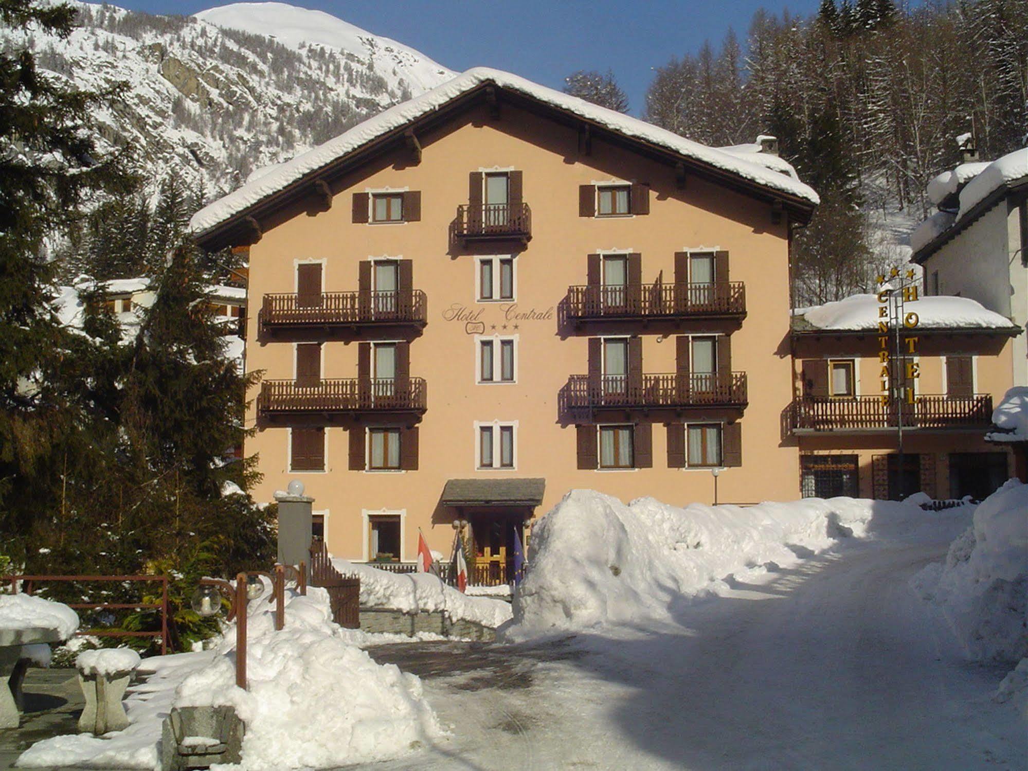 Centrale Hotel 3*